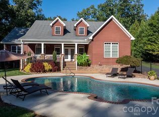 2139 Zion Church Rd, Hickory, NC 28602