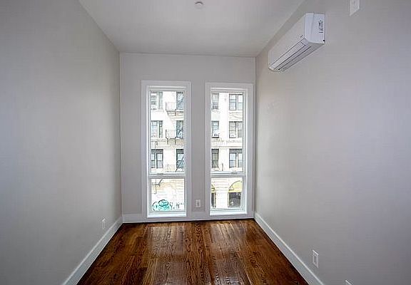 3rd image of 93 Graham Ave #2B