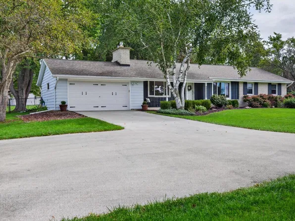 2550 N Springdale ROAD, Brookfield, WI 53045