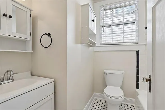 5918 Annunciation St #202 — Photo 7