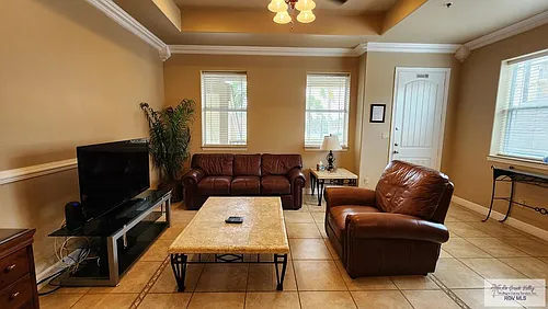 106 W Capricorn Dr Photo 1