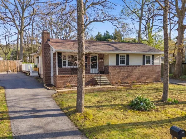 7731 Walters Rd, Pasadena, MD 21122