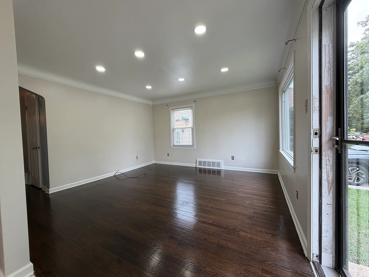 3 bed, 900 sqft, $1,650 — Photo 4