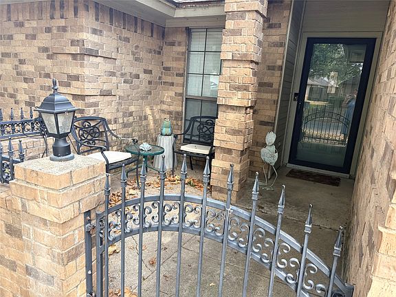4th image of 1908 Berrybrook Dr