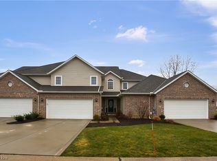 1412 Spyglass Hill Dr, Brunswick, OH