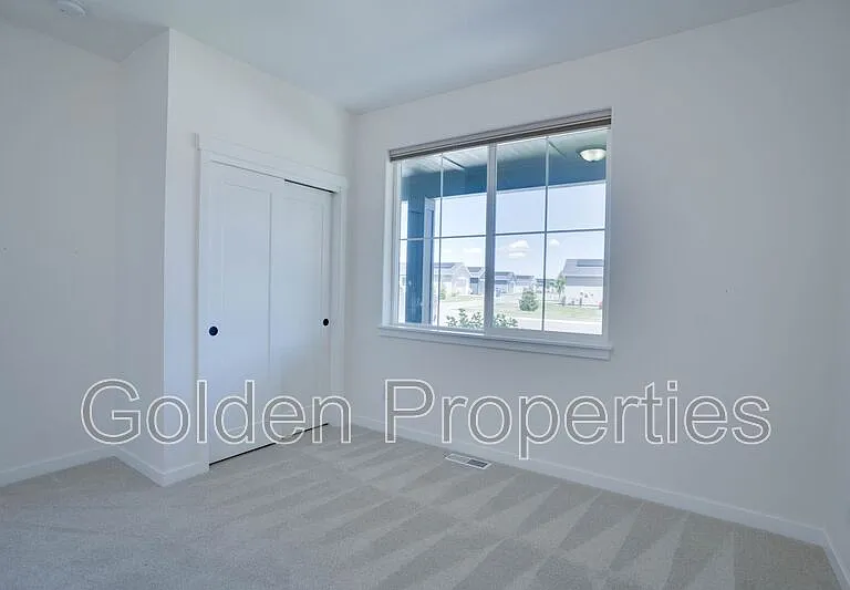 7768 N Girard Cir — Photo 20