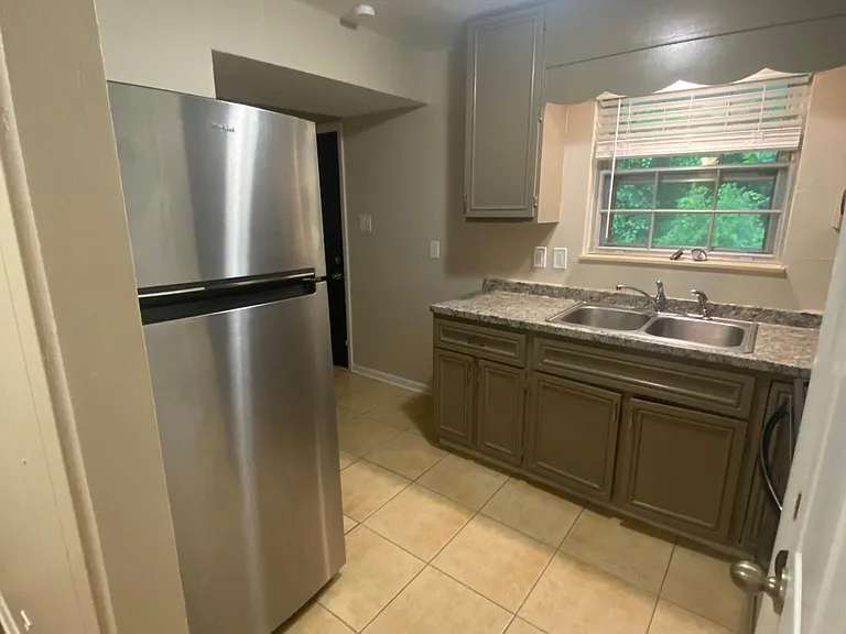 117 Royce Cir #117 — Photo 2