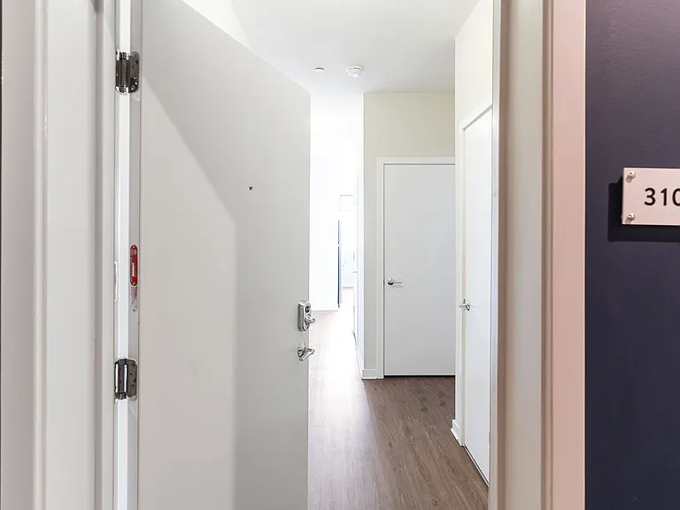 1200 Manor Residence — Photo 15