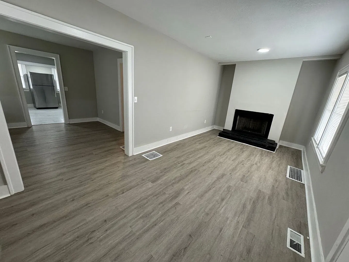 Spacious 3-Bedroom, 2-Bath Kansas City Home — Photo 2