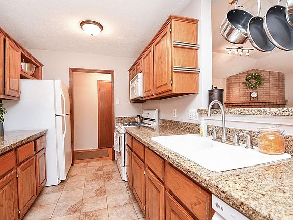 5th image of 931 Mayweather Ln