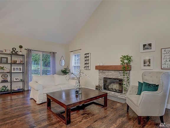 3rd image of 11025 Lobelia Ave NW