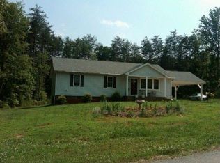 1169 Curtis Ln, Pilot Mountain, NC 27041