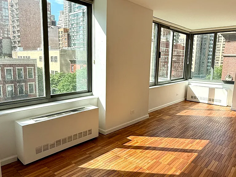 300 E 85th St #504 — Photo 1