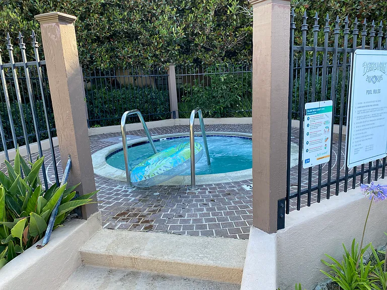 8860 Villa La Jolla Dr #107 — Photo 33