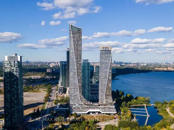 30 Shore Breeze Dr, Toronto, ON