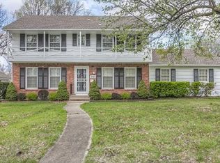 3746 Birchwood Dr, Kansas City, MO 64137
