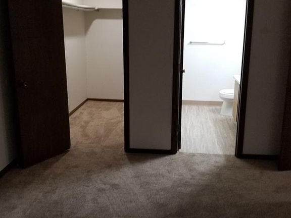 4th image of 1715 Hampton Knoll Dr