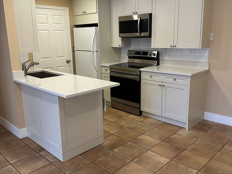 1st image of 1227 E Waterside Cv APT 20