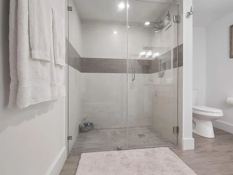 11397 Pond View Dr #E103 — Photo 32
