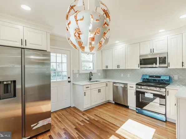 27 Saint Charles Pl, Runnemede, NJ 08078