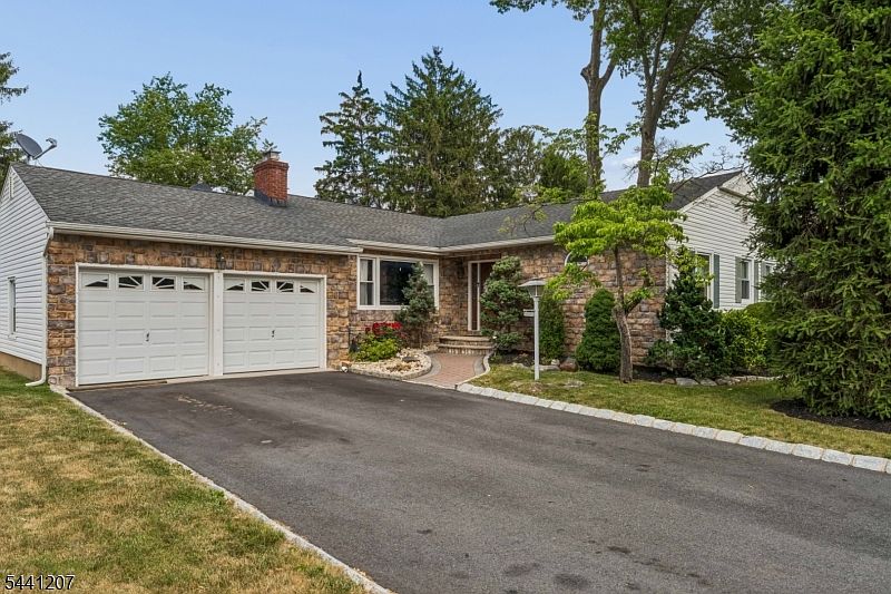 1st image of 336 Darby Ln