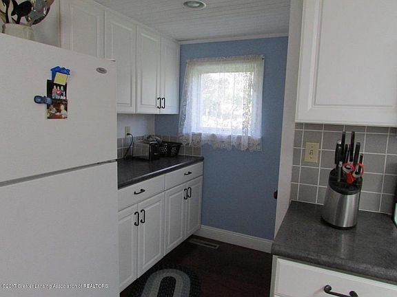 4th image of 226 E Ash St