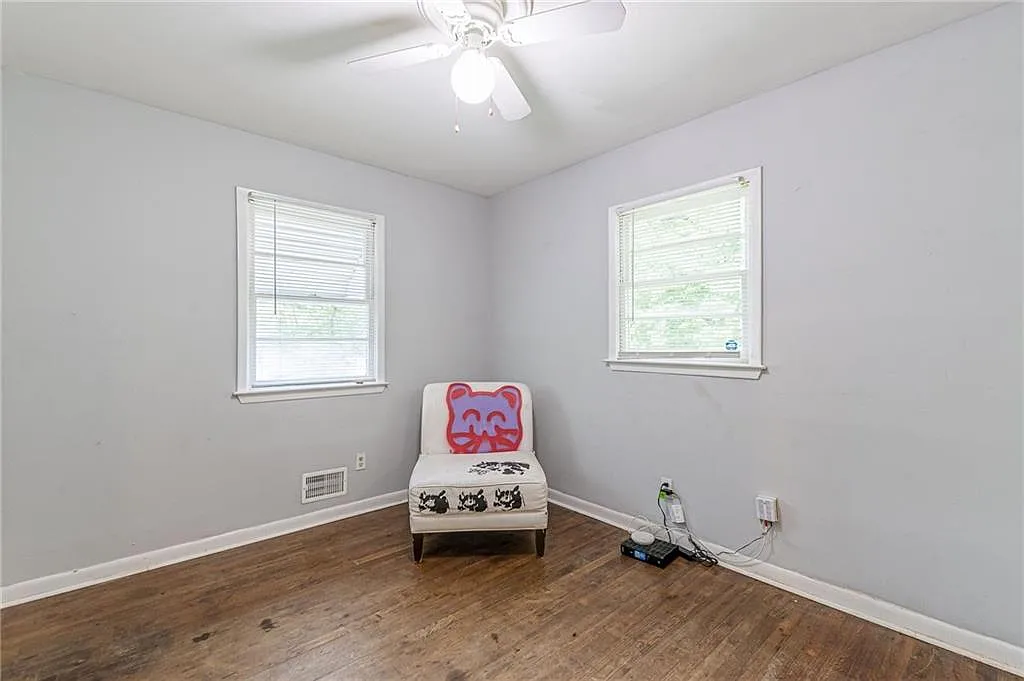 1 bed, 1.0 bath, 1040 sqft, $700 — Photo 4