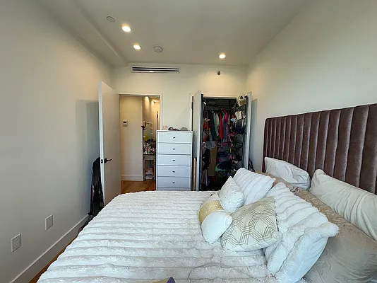 Rented by Pear NYC LLC | media 10