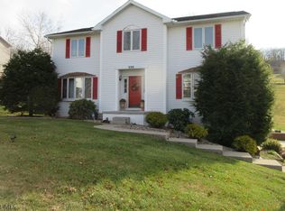 228 Bonnie Ln, Hollidaysburg, PA 16648