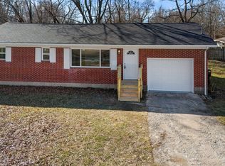 472 N 3rd St, Scottsburg, IN 47170