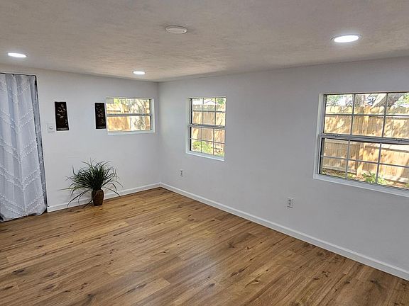 5th image of 759 46th Ave N