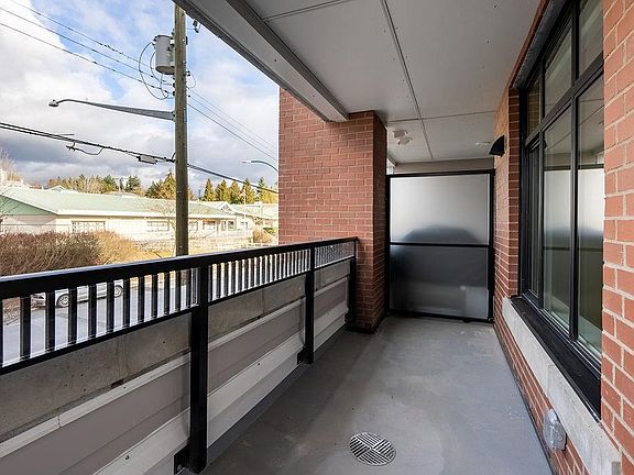2nd image of 808 Gauthier Ave #302