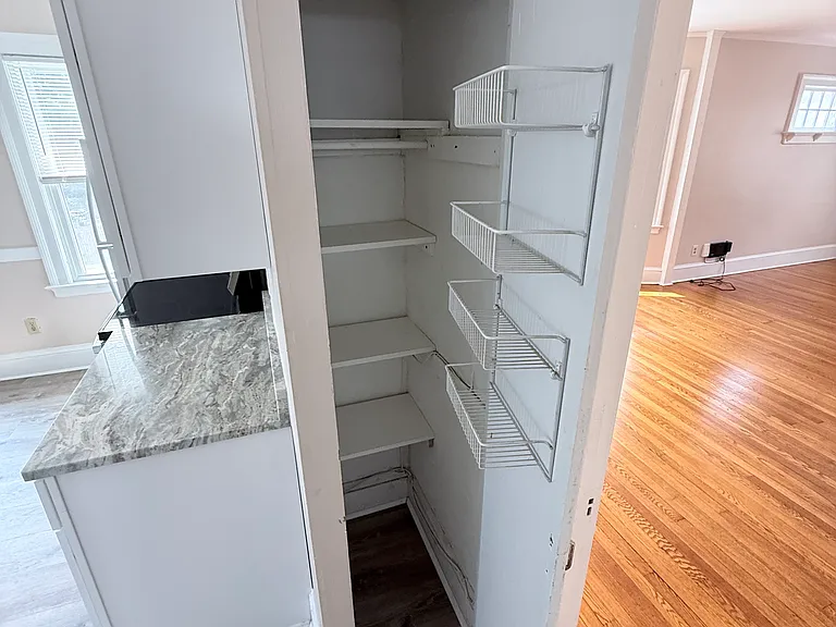 226 Whiting Ln #2 — Photo 8