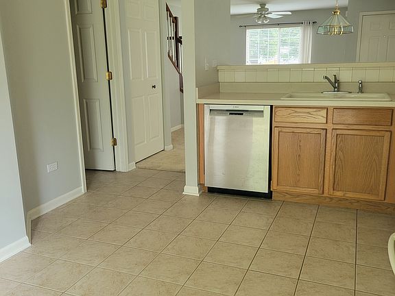 4th image of 2411 Hartfield Dr