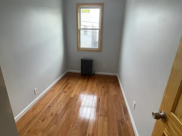 54-31 Nurge Avenue image 2 of 14