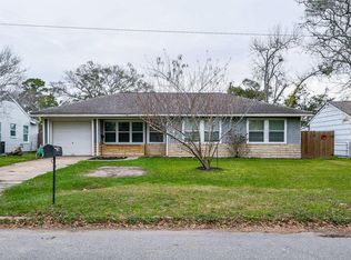 1109 E Miller St, Angleton, TX 77515