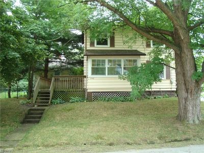 740 Leavitt Ave, Cuyahoga Falls, OH, 44221