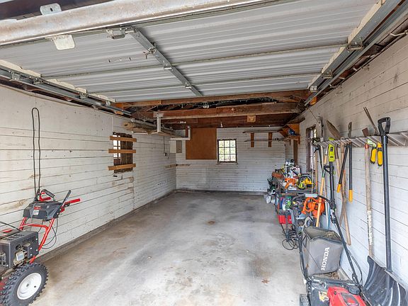 4th image of 319 S Judd St