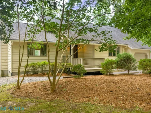 91 Perkins Woods Rd, Urbanna, VA 23175