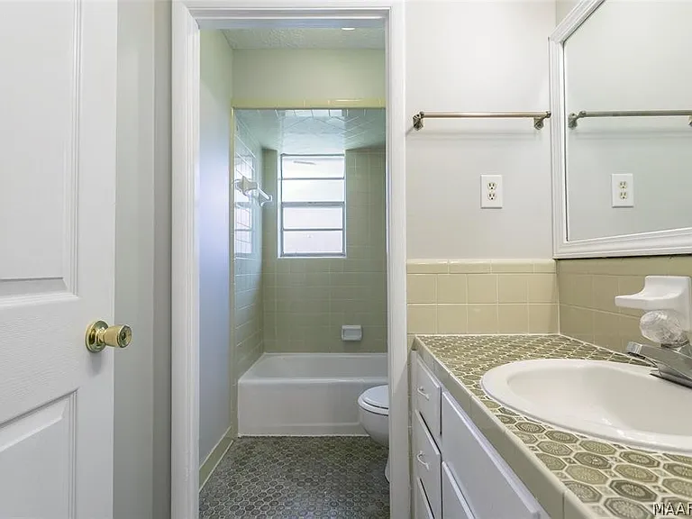 110 Diane Dr — Photo 30