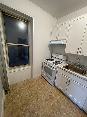 2nd image of 12 W 120th St #3
