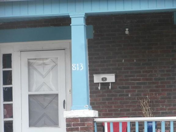3rd image of 813 Oakmont Ave
