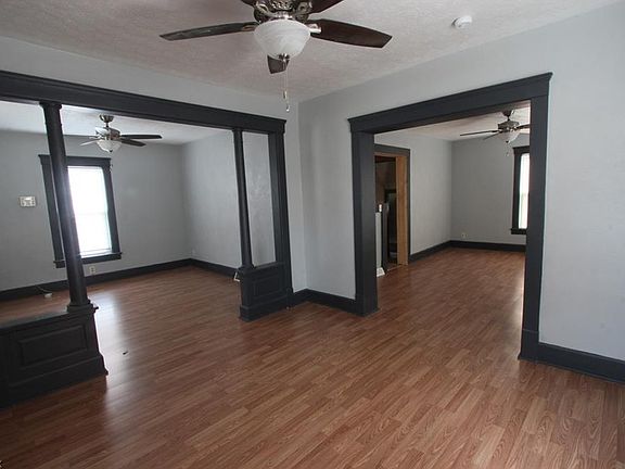 3rd image of 208 E 31st St
