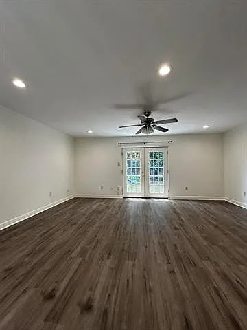 2520 Caswell Ln — Photo 6