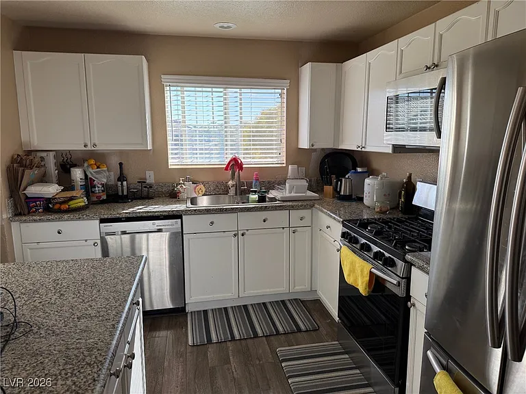 401 Amber Pine St #202 — Photo 6