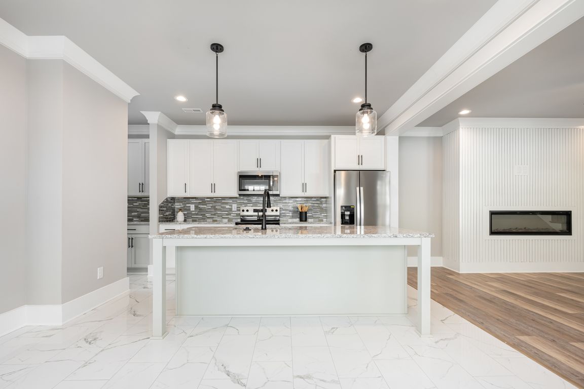 next background image