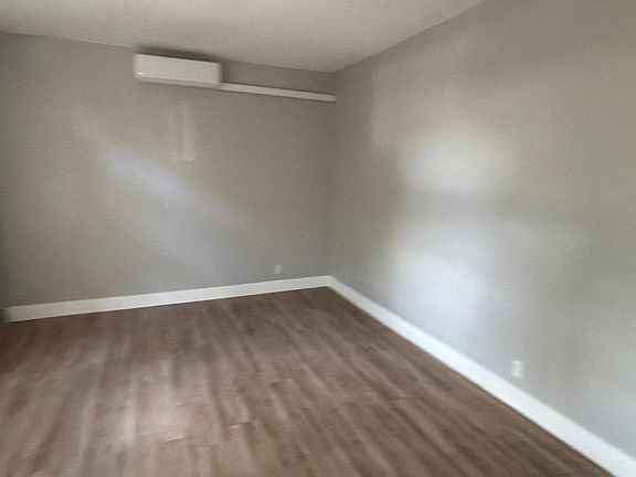 5th image of 1151 Grant Ave #2E