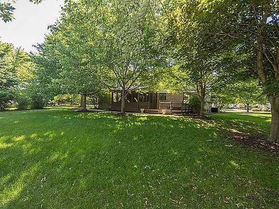5th image of 772 Foxboro Ct