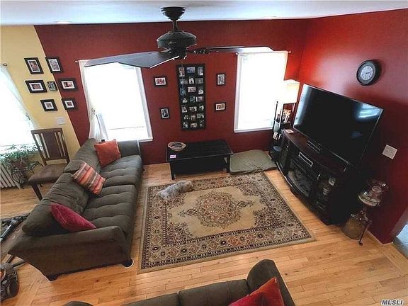 2nd image of 6909 Sybilla St