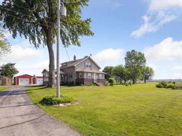 29351 Darden Rd, New Carlisle, IN 46552